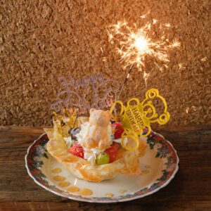 【サプライズ特典】誕生日・記念日スペシャルデザート 1枚1,980円(税込)でご提供!